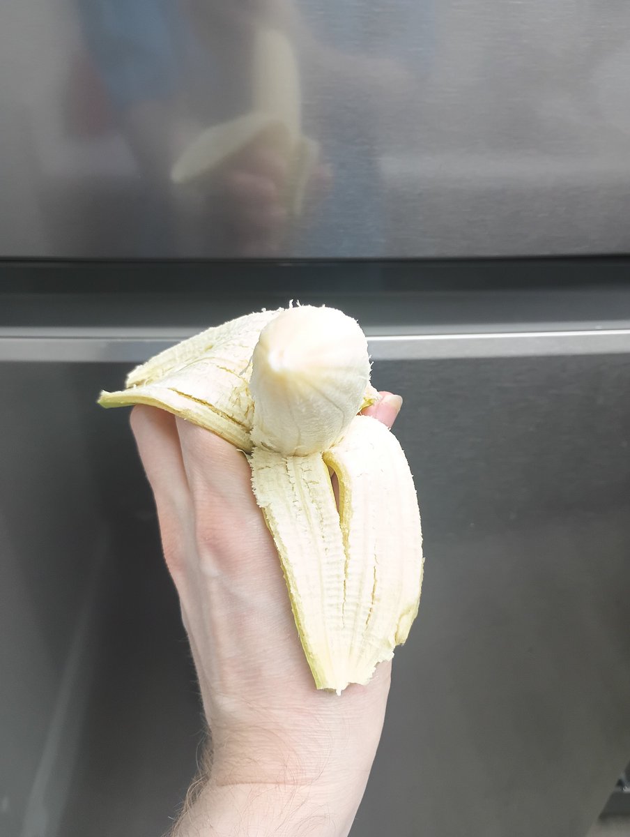 HungVampBrian's tweet image. #Organic #WholeFoodsMarket #Banana