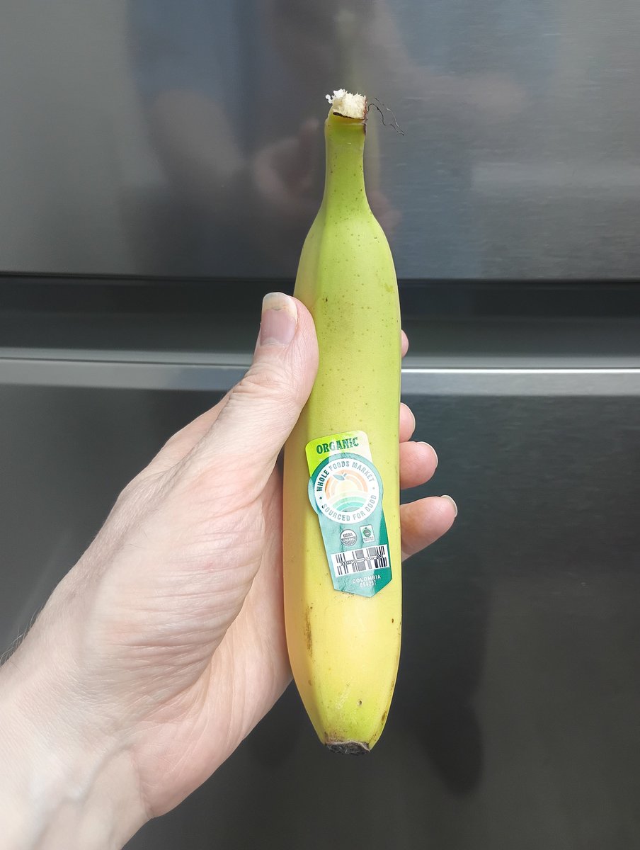 HungVampBrian's tweet image. #Organic #WholeFoodsMarket #Banana