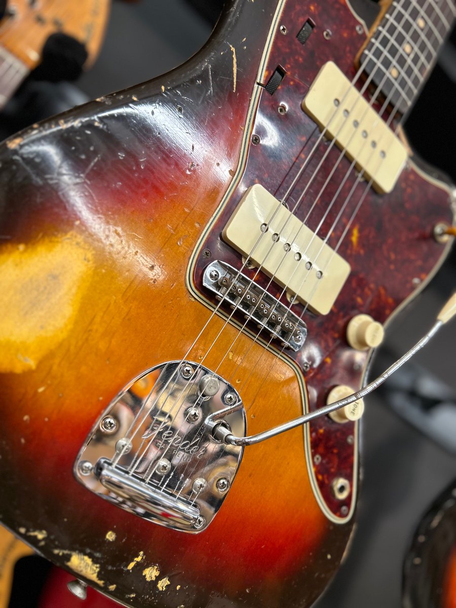 ikebe_reuse_gtr's tweet image. イケシブリユース/ジャズマスター担当です。

私事ですが、血圧が高くて毎年の健康診断に引っかかるんですよね。

そんな僕の胸（心臓）を高鳴らせるギターが続々と販売開始です🎸

#HeartmanVintageGuitars
#Jazzmaster
#Jaguar

ikebe-gakki.com/Form/Product/P…