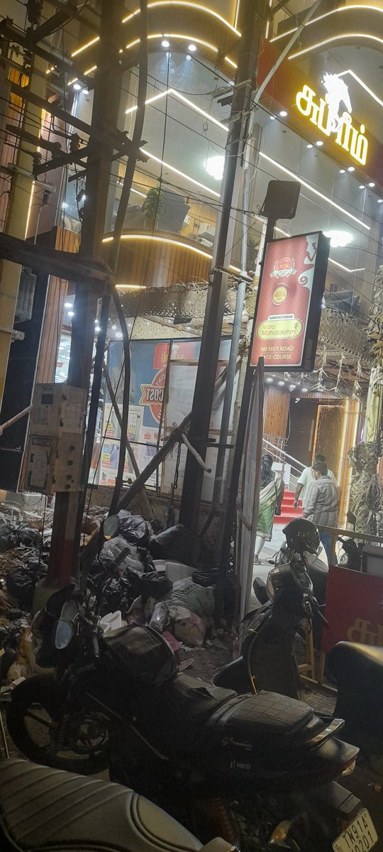 mansvs2007's tweet photo. The level of encroachment and blocking the predestion pathways 
Kindly do the needful @SupremeMobiles @dinamalarweb @CbeCorp @weluvcoimbatore @dinathanthi @CollectorCbe https://t.co/27cOCHvyuI