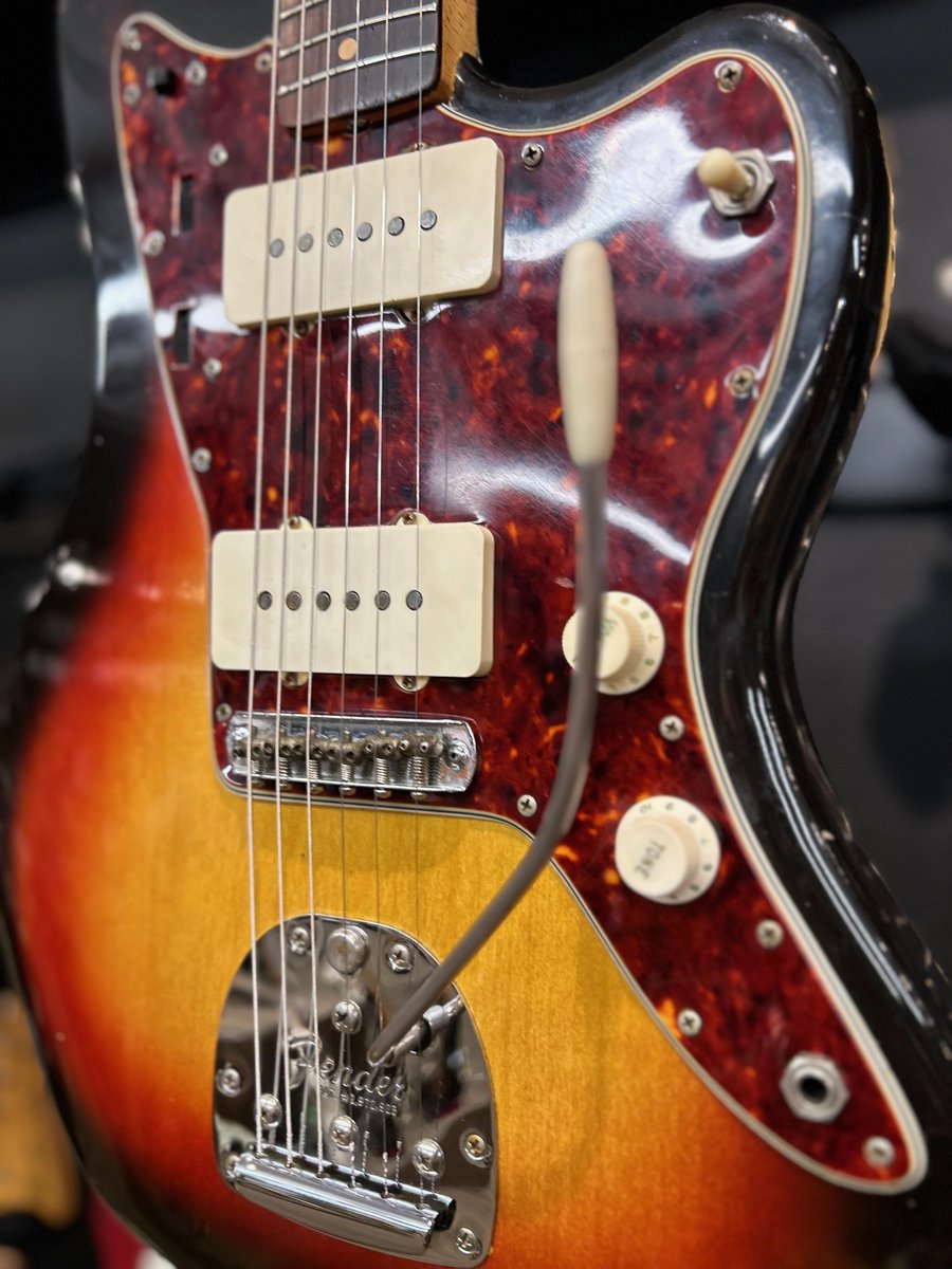 ikebe_reuse_gtr's tweet image. イケシブリユース/ジャズマスター担当です。

私事ですが、血圧が高くて毎年の健康診断に引っかかるんですよね。

そんな僕の胸（心臓）を高鳴らせるギターが続々と販売開始です🎸

#HeartmanVintageGuitars
#Jazzmaster
#Jaguar

ikebe-gakki.com/Form/Product/P…