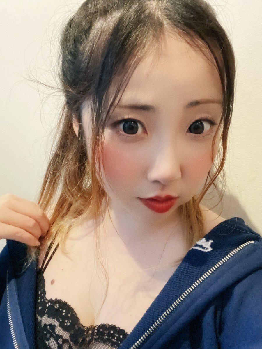 hima_sj's tweet image. #歌手 #singer  #BoA 
私は本物の歌手です💖
BoA(KPOP、JPOP)の
Jewel song🌷✨
を歌いました✨
12才でスカウト、
オーディション受けて、
歌手として13才でデビュー
してます💐🌷✨
本当は小学校4、5年生の頃から歌手活動してました🌷
スタッフさんにBoAと呼ばれてます🌹✨
hima☆（うっくん＆ねね）