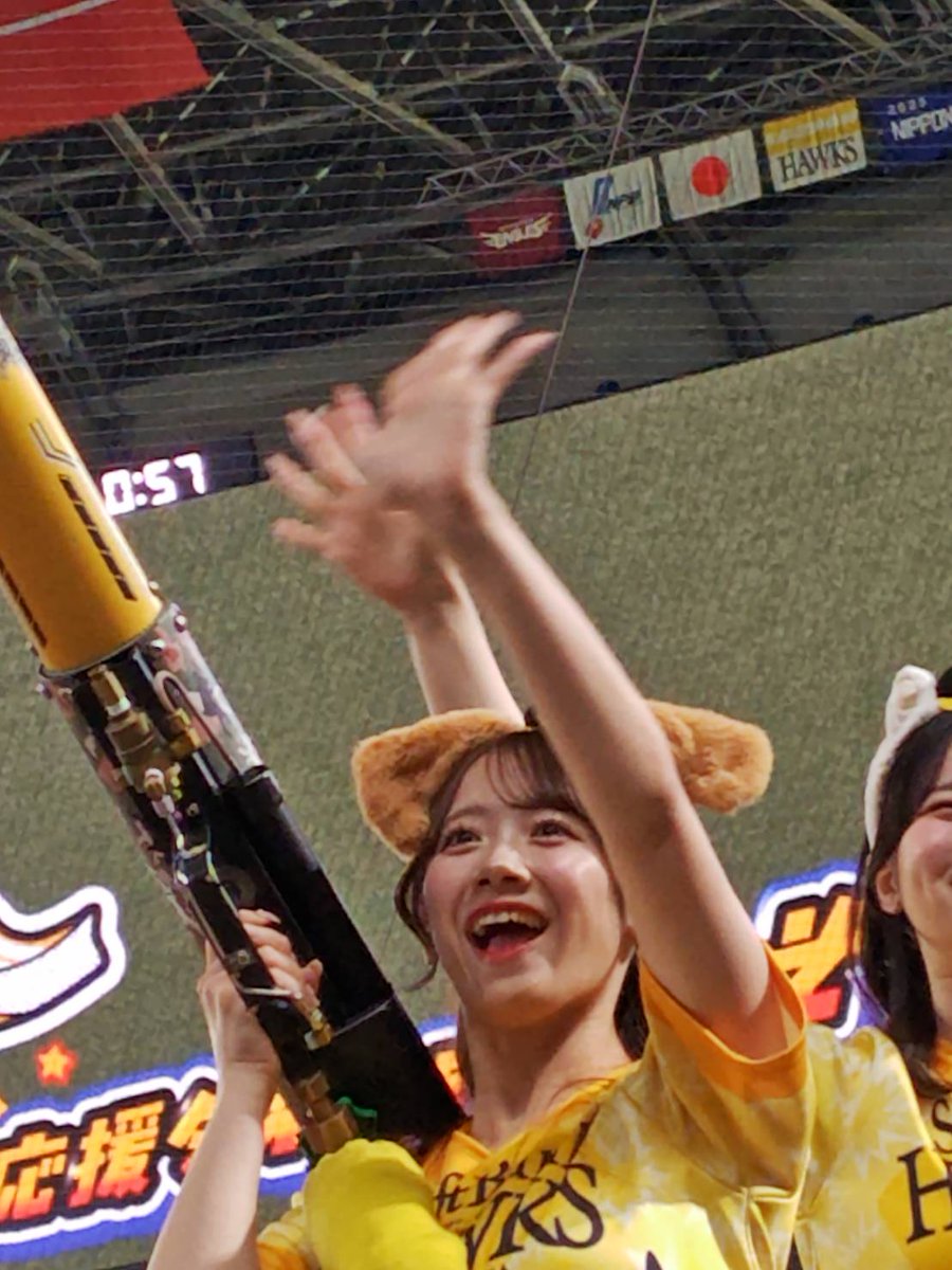 Waino_sh32's tweet image. #hawksHoneys
#Sou
本日はウチのおかんが「1塁側」に座ってまして⋯ハニーズにハマったみたいでwwwしかも「この娘👧が可愛い🎵🥰」とLINEが⋯😳やっぱり親子の感性は同じだったみたいで笑う😂😂😂
