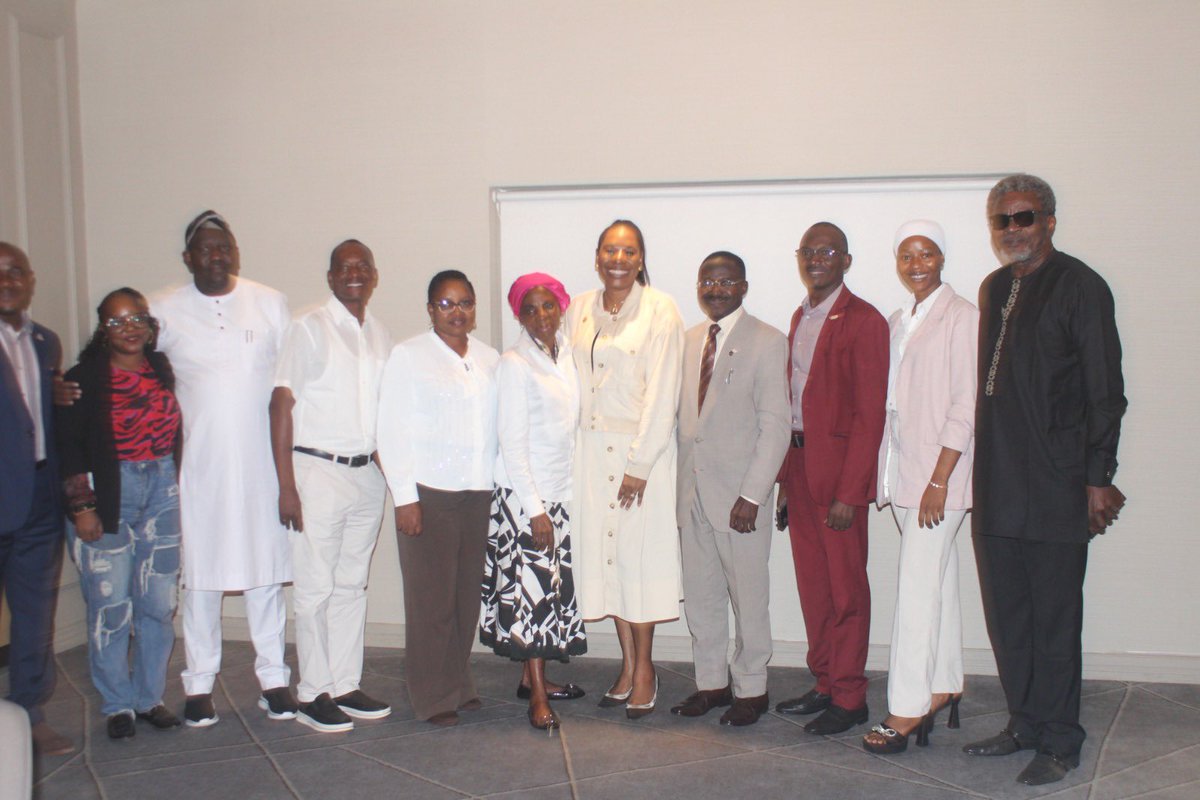 followlasg's tweet photo. LAGOS STRENGTHENS HEALTHCARE DELIVERY THROUGH STRATEGIC FACILITY MANAGEMENT PARTNERSHIP

… Set To Deepen Collaboration with Facility Managers to Boost Service Delivery

https://t.co/dF3gEnIJdd

@jidesanwoolu @drobafemihamzat @infoLASIAMA @gbenga_omo @gboyegaakosile @LanreBajulaiye @BarrBimbola @Mr_JAGs @Riddwane
#AGreaterLagosRising 
#LASG