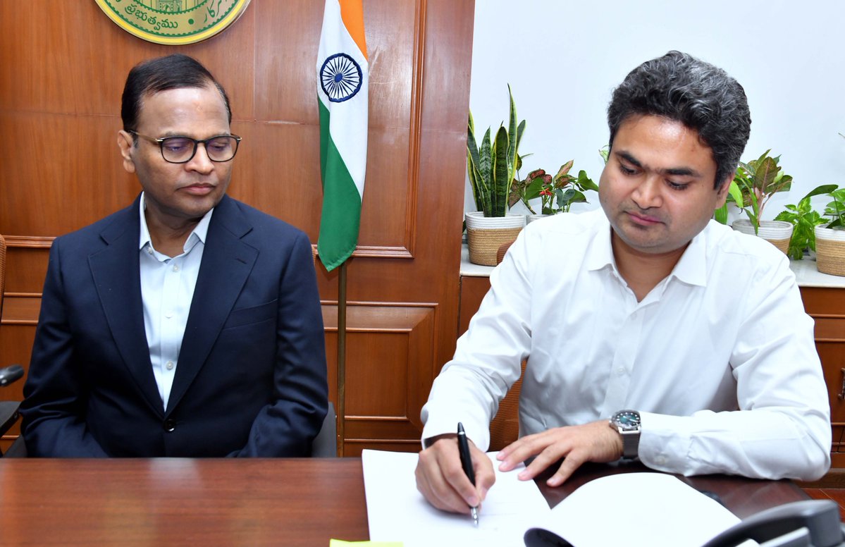 RailAnalysis's tweet image. Telangana Government secures full ownership of #HyderabadMetro #Phase1 through Rs. 1,461 crore strategic acquisition

Read more: railanalysis.in/metro/telangan…

#HMRL #LarsenandToubro #Metro #Telangana #Equity #Agreement #Infrastructure #Connectivity #UrbanMobility #RailAnalysis