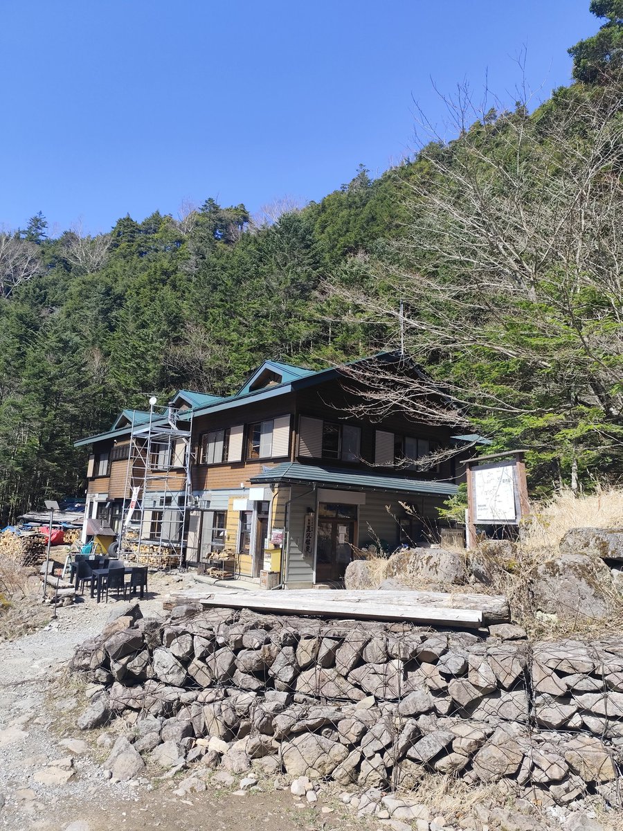 yoake2020's tweet photo. 大好きな夏沢鉱泉

最近八ヶ岳ばっかりな気がする https://t.co/b5GjBSdIY3