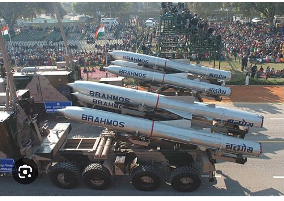 v_shrivsatish's tweet image. Under #MakeInIndia Shri Narendra Modi has strengthened India’s defence manufacturing capabilities
BrahMos Aerospace crosses ₹5200 crore revenue in FY 2025–26 marking strong growth
The new Lucknow facility begins rolling out its first batch of missiles within a year of operations