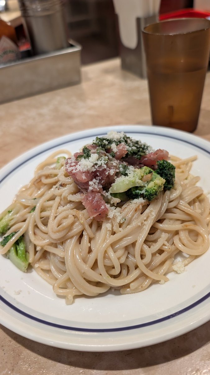 上野帰りはパスタ🍝
最近のお気に入り🍀
ナポリタンが好きなんだけど
今日はスペシャル 😋

やっぱり次はナポリタンにしよ🫶
 #関谷スパゲティ