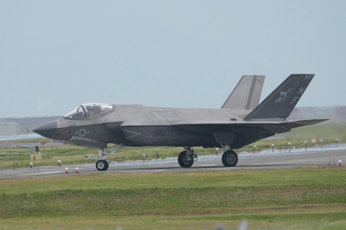 glide_pon's tweet photo. F-35Cのデモは初めて。やっぱ見た目、かなりでかい。これにてプログラム終了
#岩国フレンドシップデー 予行 https://t.co/cXVPzswTgY