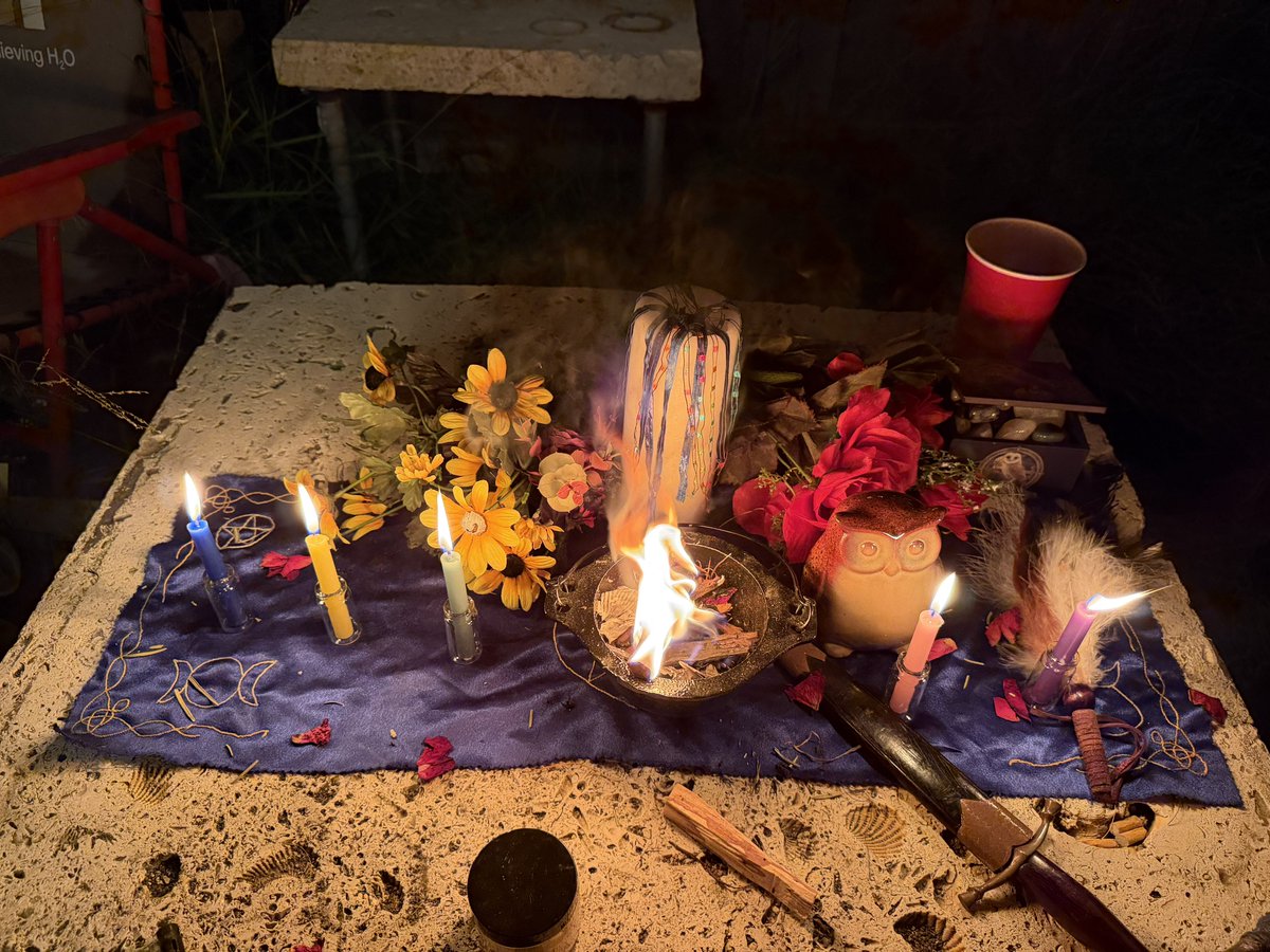 LittleSongmuse's tweet photo. Blessed Beltane everyone https://t.co/6sj6weO95N
