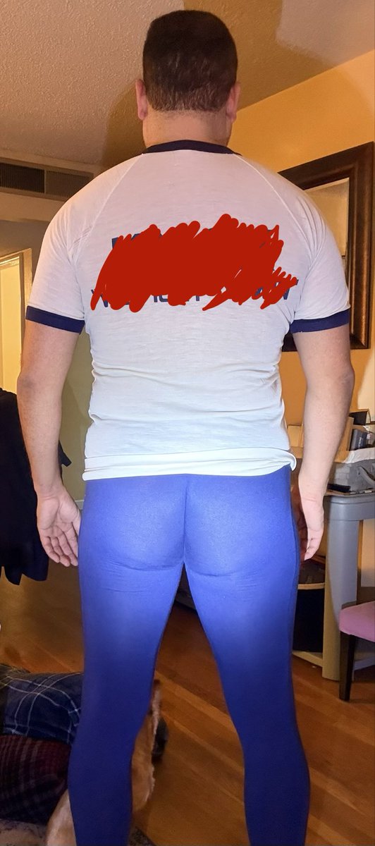 R11153113R's tweet photo. Does my butt look bad? https://t.co/dn0rQSynHY