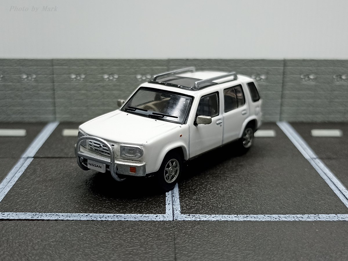 デアゴスティーニ 日本の名車コレクションより1/64 日産 ラシーン