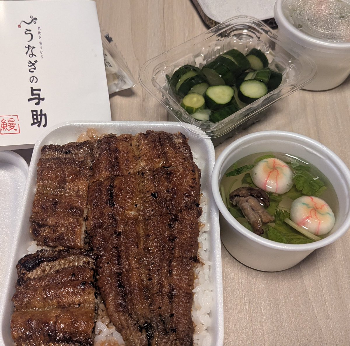 tk58n's tweet photo. 関西の皮目パリパリ鰻が美味い😭
与助あんなに安いのに美味すぎてありがとう🙏 https://t.co/9wWQ6yMYAN
