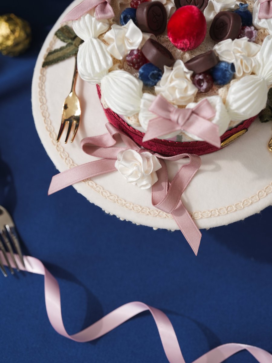 🍓商品紹介🍓 フラッフィ・ベーカリー ケーキハット ホールケーキに
