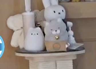 안주집 거실 인형존
