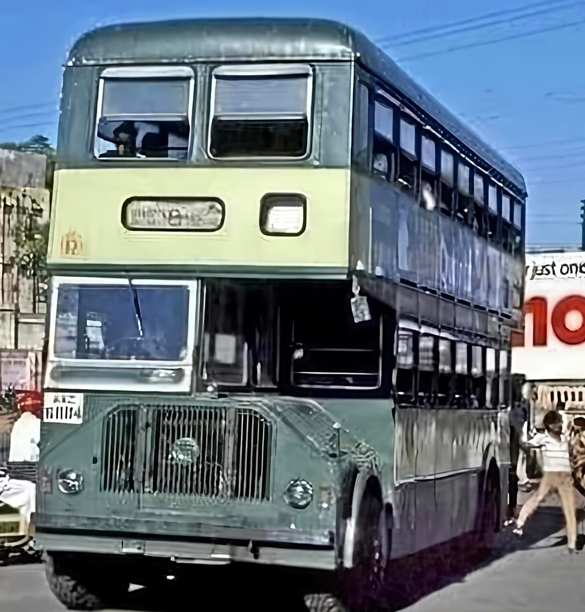 chintu002's tweet image. From 1989 till their final days, Hyderabad double-decker buses were part of my life. Anyone else grew up with these rides? 🚌
#Hyderabad #RTC #Vintage #Memories