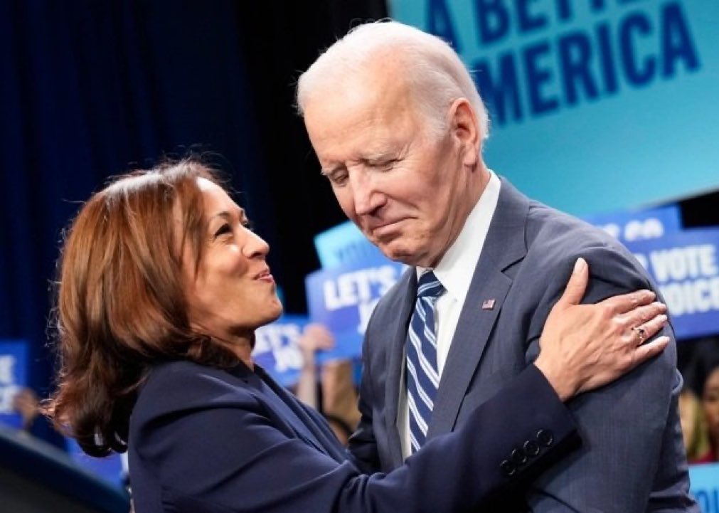 AuthorJoeNBrown's tweet image. Back when we had a better America 🇺🇸. America should have kept #JoeBiden and #KamalaHarris for another term, and we wouldn’t be in a war and a downward spiraling 🌀economy right now. Thank goodness she is campaigning for #Kamala2028, they might elect her early after the midterms.