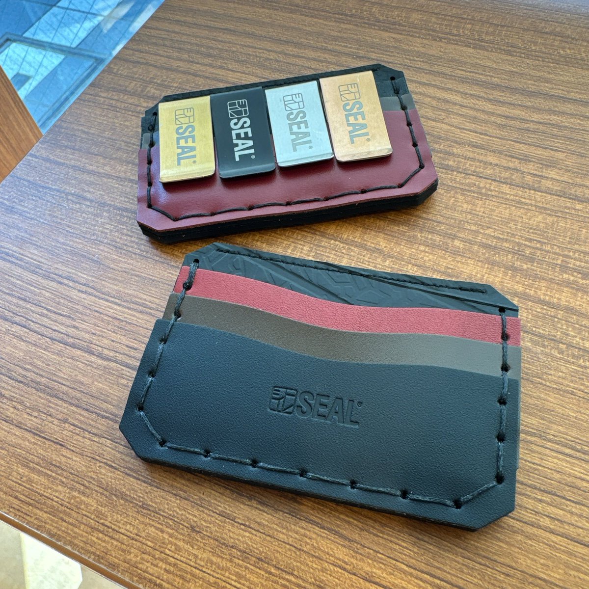 yasu___pr's tweet image. SEAL表参道本店で、
ワークショップに参加。
カードケースを作らせていただきました。

名刺入れも購入。
いい買い物ができました🙌

@seal_brand1 
#SEAL
#アップサイクル