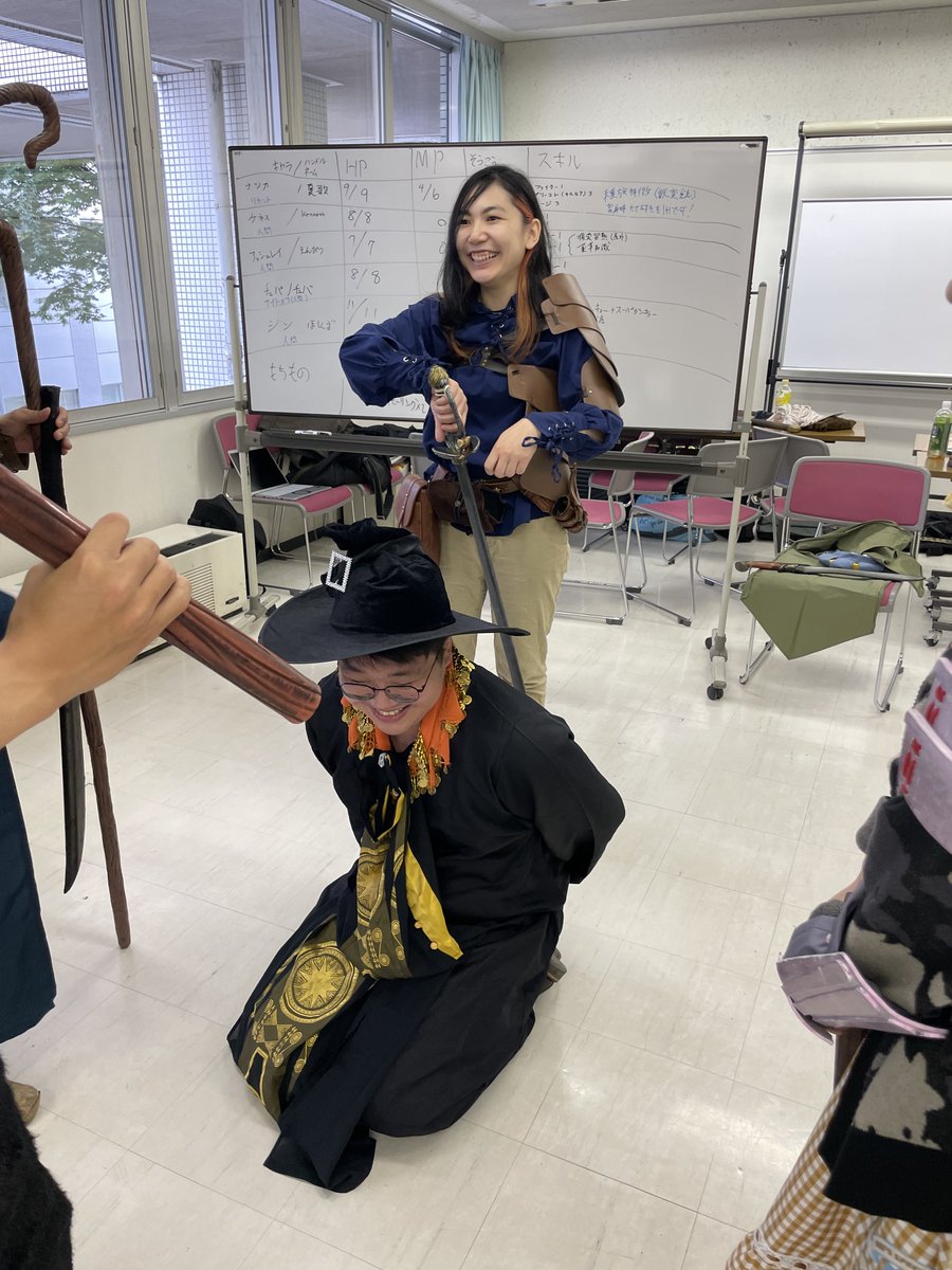LARP_Laymun's tweet photo. カムガヤーはついにお縄に!巨大なゴーレムを打ち倒し、冒険者たちは凱旋となりました!
#laymun https://t.co/t2w7YVhZqY