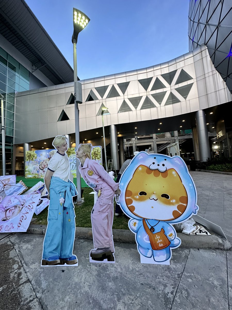 Pro_Printingg's tweet image. ขอบคุณทีมบ้าน ZeeNuNew มากๆนะคะ 🙏🏻
Backdrop Fancon + standee 😽😽
ผลิตได้ทุกขนาด กำหนดขนาดได้เลย
✅ราคาประหยัด ทำได้ทุกแบบและทุกขนาด

ไปถ่ายรูปกันเยอะๆนร้า ใครไปถ่ายแล้วส่งรูปมาอวดกันบ้างนะ 🩵

#project #สแตนดี้ #backdrop #คอนเสิร์ต #โปรเจคศิลปิน #ZeeNuNew