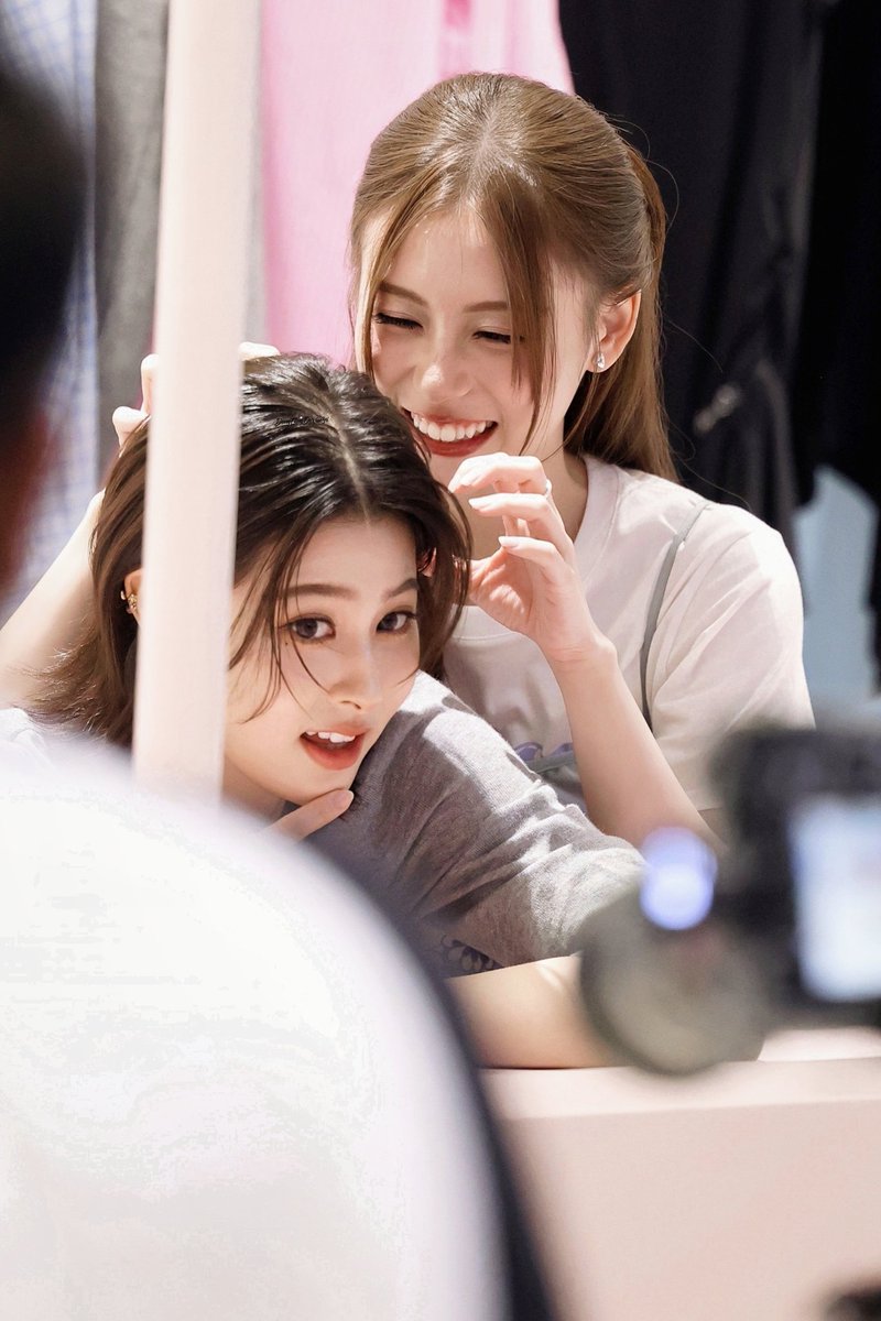 DongFangDeXiaoYi tweet media