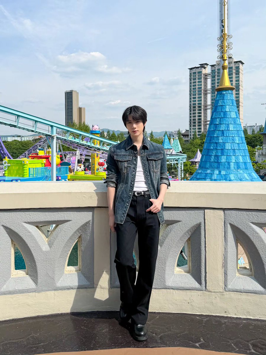 translatingTXT's tweet photo. [260502] #beomgyu (@.bamgyuuuu) instagram 

“#.ad 
💕”

🎵 the chill nest - when the morning comes / ellinia (from maplestory) https://t.co/tr8eXb70jG