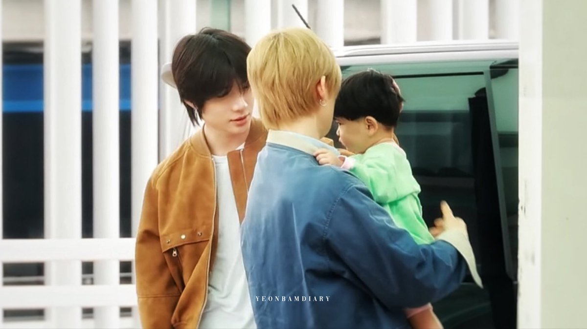 yeonbamdiary's tweet photo. 260502 ICN

🦊🧸🐥

#YEONJUN #연준 
#BEOMGYU #범규
#쭈뀨미즈 #연밤 https://t.co/CYgd3Pt1hn