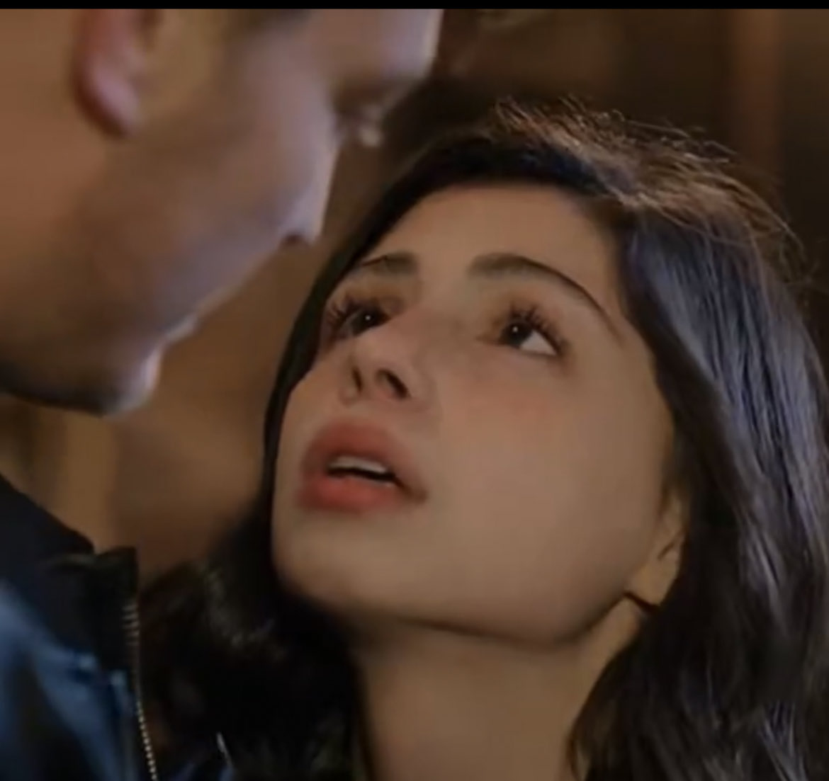 Esmeeeee! Bak seni de seviyorum filan ama ikidir aynı şeyi yapıyorsun🙄
