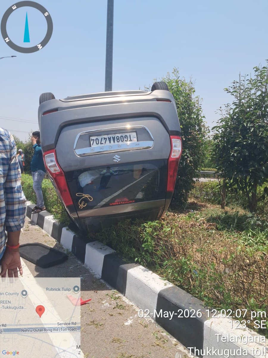 NewsMeter_In's tweet image. #Hyderabad:

A #car overturned near Exit 14 on #ORR at #Tukkuguda, #Maheshwaram (#RangaReddy district). 

Four #passengers were in the #vehicle; one sustained serious #injuries. 

The group was returning from #Shantivanam (#Nandigama) when the #accident occurred.