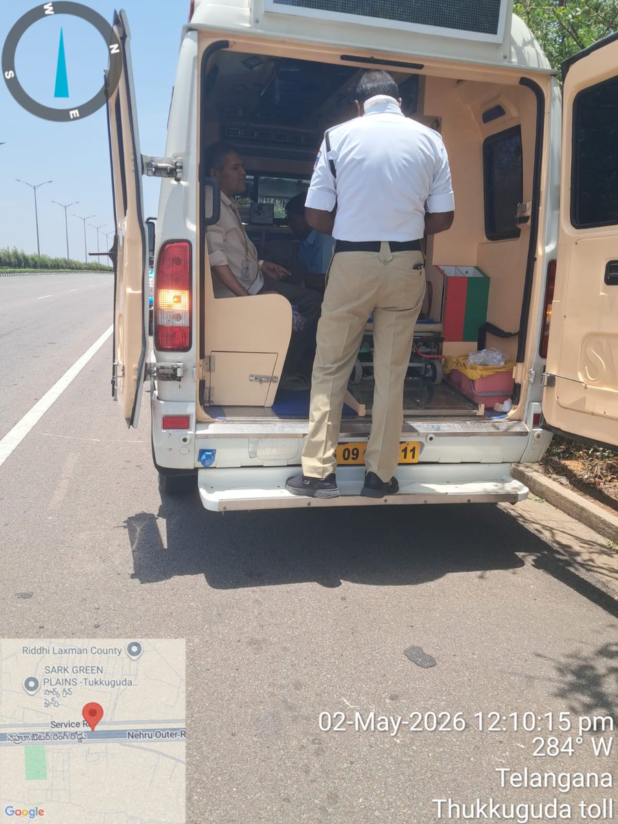 NewsMeter_In's tweet image. #Hyderabad:

A #car overturned near Exit 14 on #ORR at #Tukkuguda, #Maheshwaram (#RangaReddy district). 

Four #passengers were in the #vehicle; one sustained serious #injuries. 

The group was returning from #Shantivanam (#Nandigama) when the #accident occurred.
