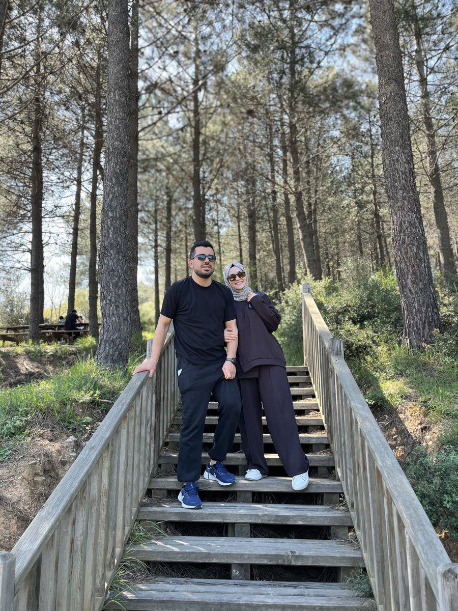 busrashnr's tweet photo. Her ne olursa olsun birbirimize sarılarak ,güç bularak, gülerek geçireceğimiz bir yaşın olsun🤍

İyi ki doğdun 🎉 https://t.co/11HchRcIS2