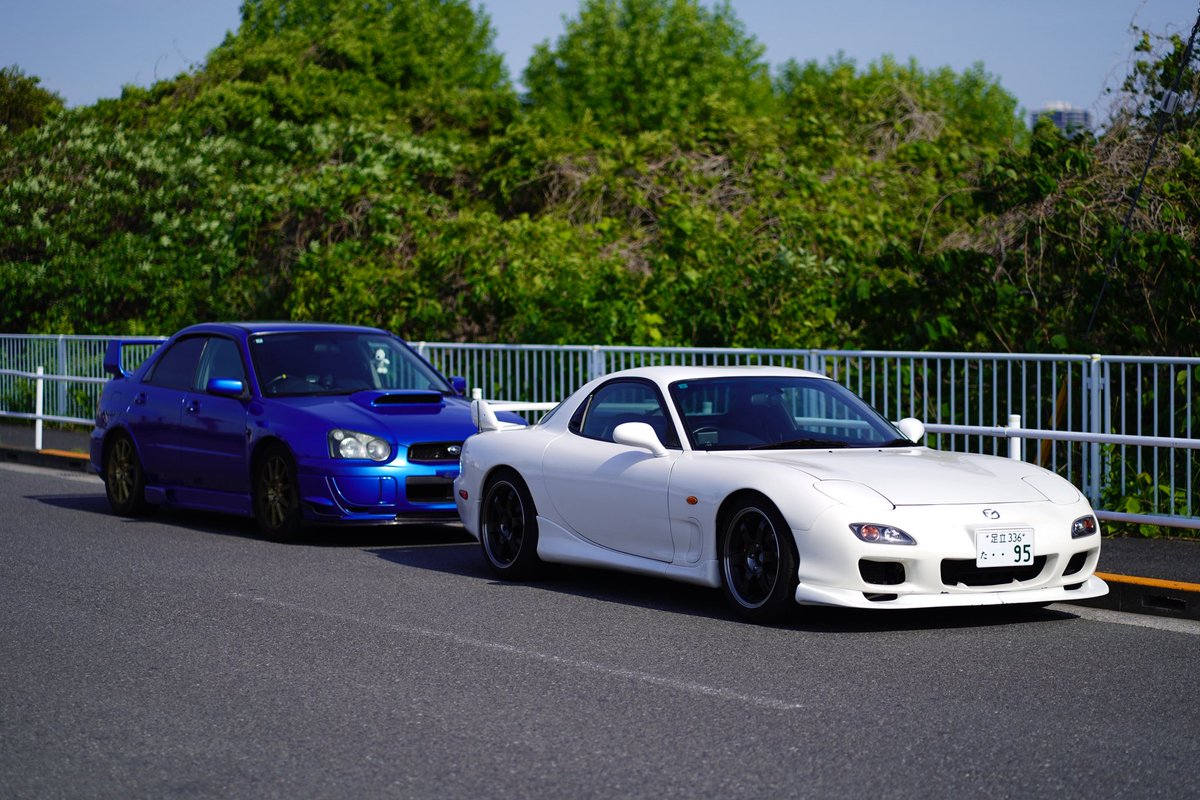 Ruirui20555's tweet photo. 実家帰った��でFDとドライブ

大黒渋滞で断念

ピュアスポーツカー欲高まりましたね https://t.co/3tXU14RqPo