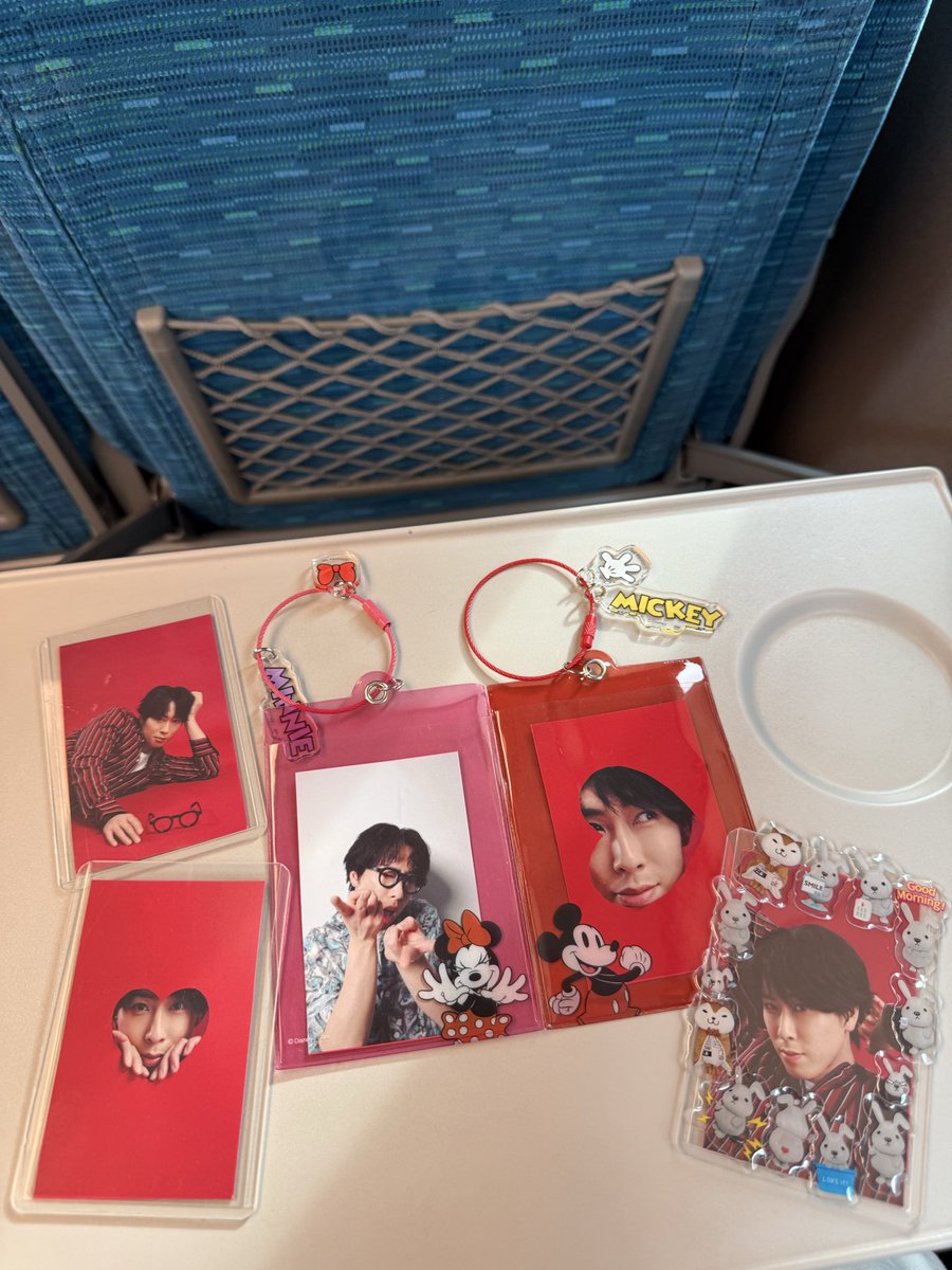 mini_twjp's tweet image. フォトカード風ピンナップ、
GWのお出かけにぜひご同行を♥️

Amazonで購入
amzn.asia/d/05o8MYrp

セブンネットで購入
 7net.omni7.jp/detail/1266239…

またはお近くの書店さんで！🙇‍♀️

#mini舘様号
#宮舘涼太 
#舘様
#SnowMan