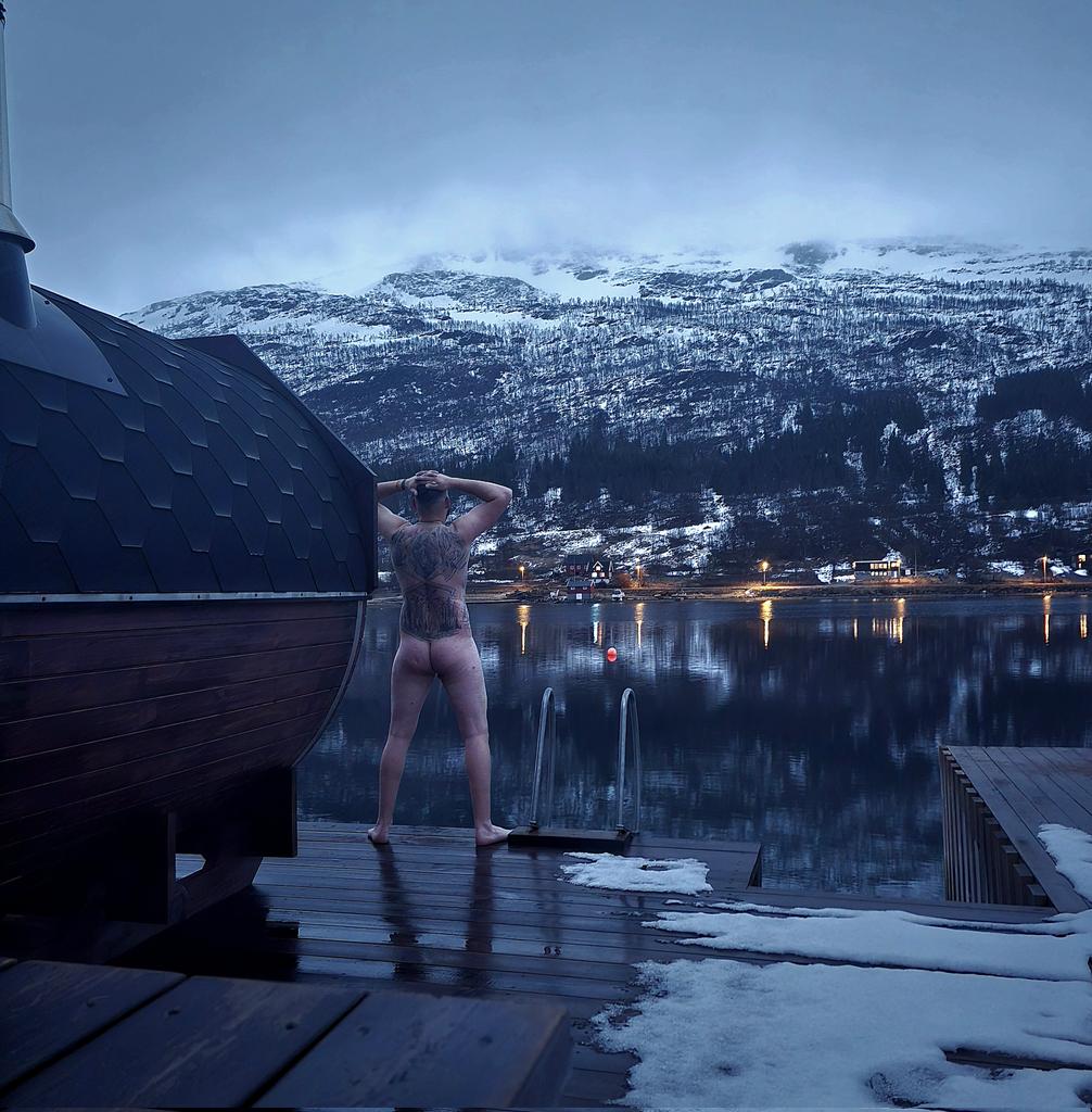 Forestworker01's tweet photo. Norway 🎣🍻 I love to just chill in the jacuzzi after a hard day of fishing. https://t.co/IHE4ot6t2j