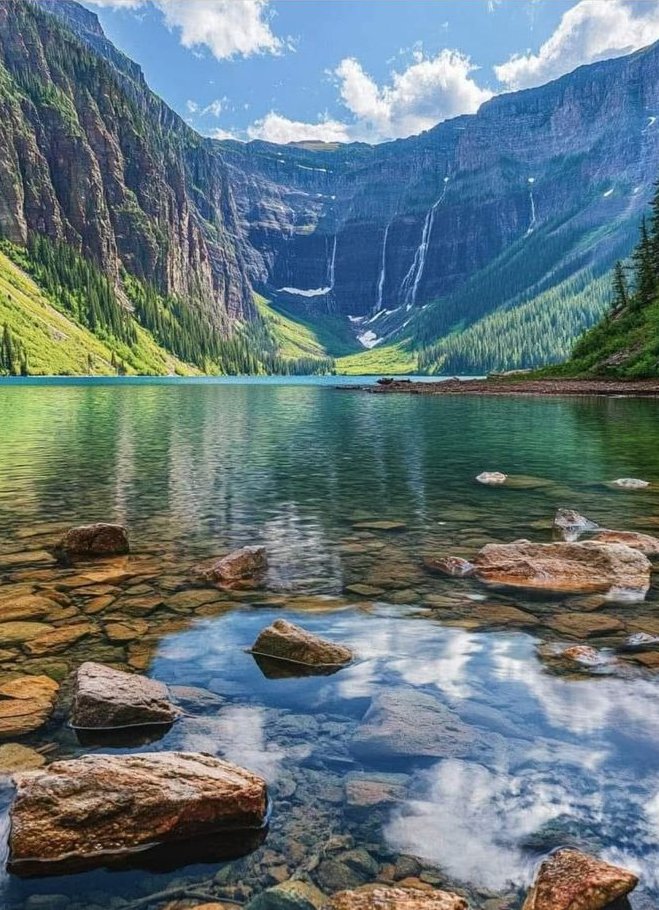 ab_cd_1235's tweet photo. Avalanches Lake Montana 🇺🇸 https://t.co/Yb0p3LpZfY