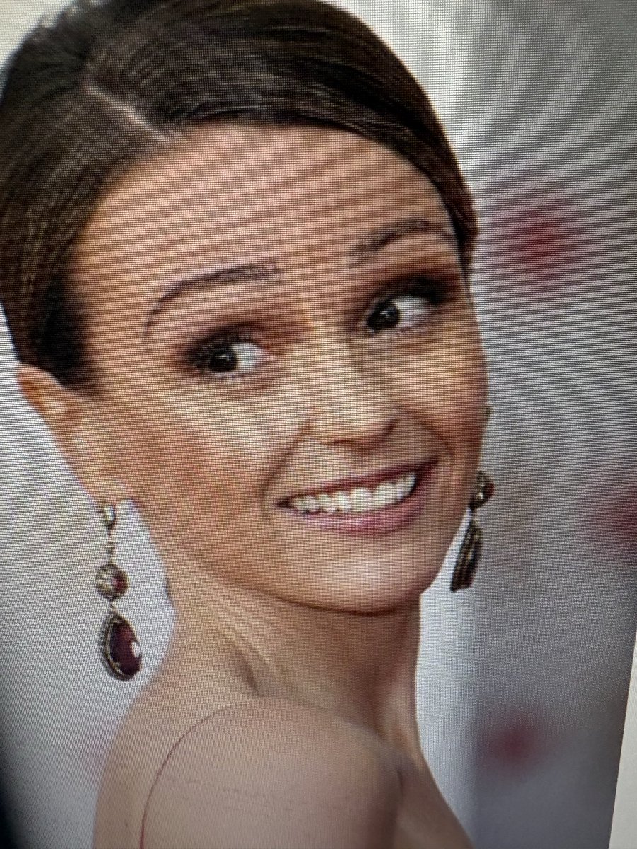 Beautiful Suranne looking so elegant.Gorgeous.🌺🌺