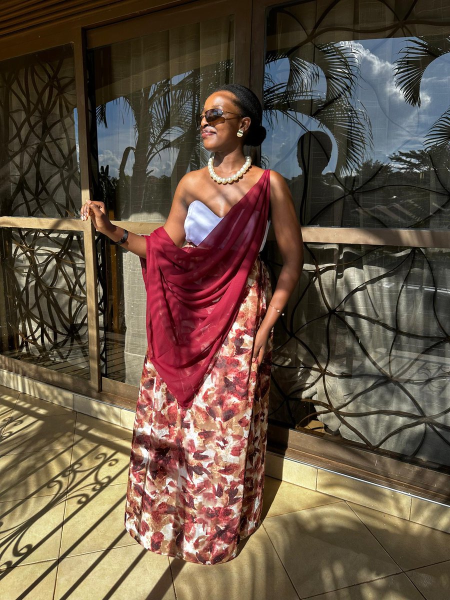 MacqueenKloset's tweet photo. Another reminder that we have Plenty new traditional outfits vailable for Hire/sale
Dm/ Call 0703043203 /0708344113
Location: Shop K17. Mukisa Mall, Ntinda
Kindly, remember to carry your ID for those hiring. 
#mishanana #kuhingira #kukyala  #traditionalattire #Mikolo https://t.co/PFw8t3LCMK