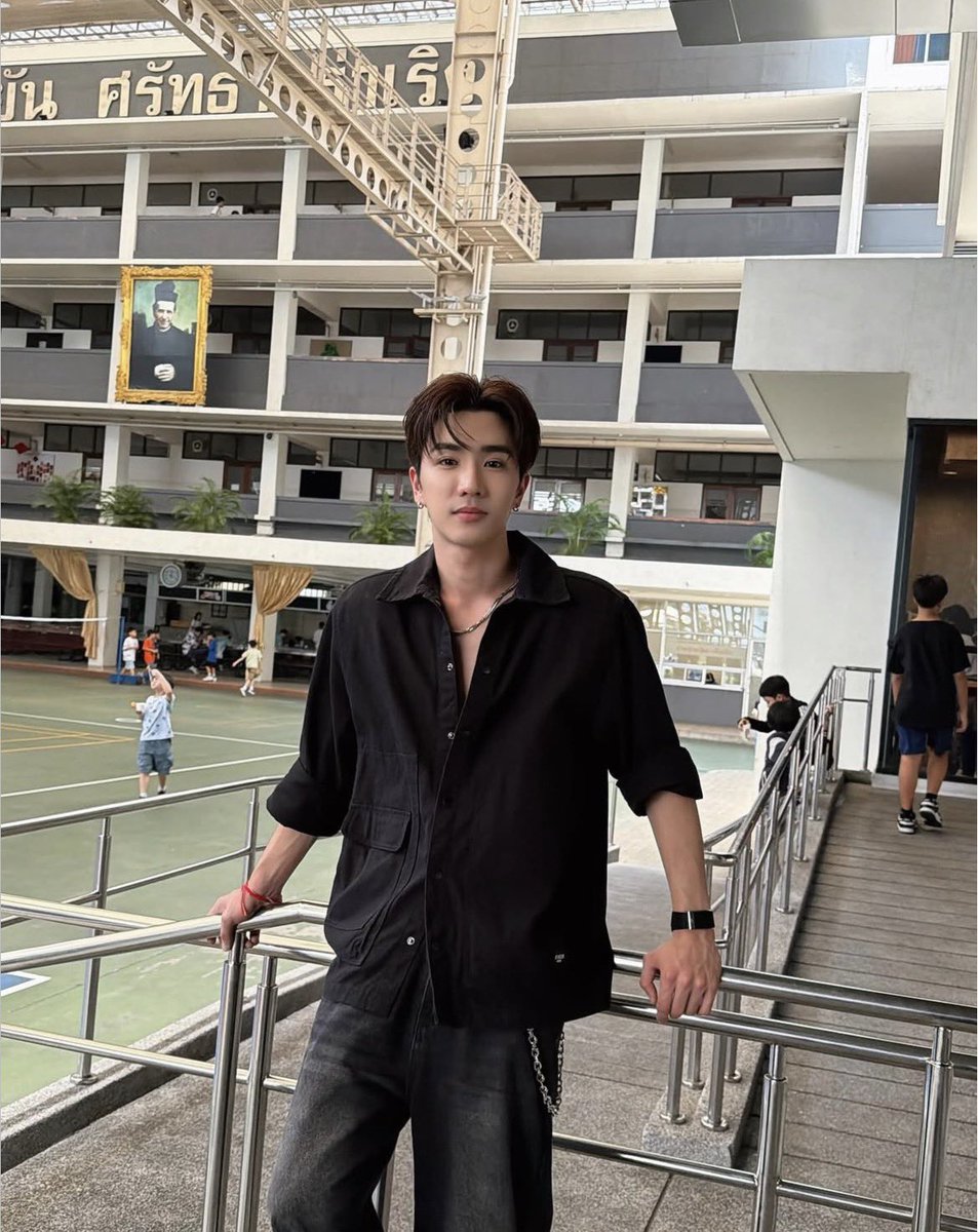 ppe2003perth's tweet photo. วันที่ลงรูปตาเพิร์ธทำไมมันหวานขนาดนี้ มองกล้องแต่เป็นมองข้างหลังกล้อง สรุปแฟนถ่ายให้นี่เอง แล้วกดไลค์ไวด้วยนะ https://t.co/IuRkK1aifW