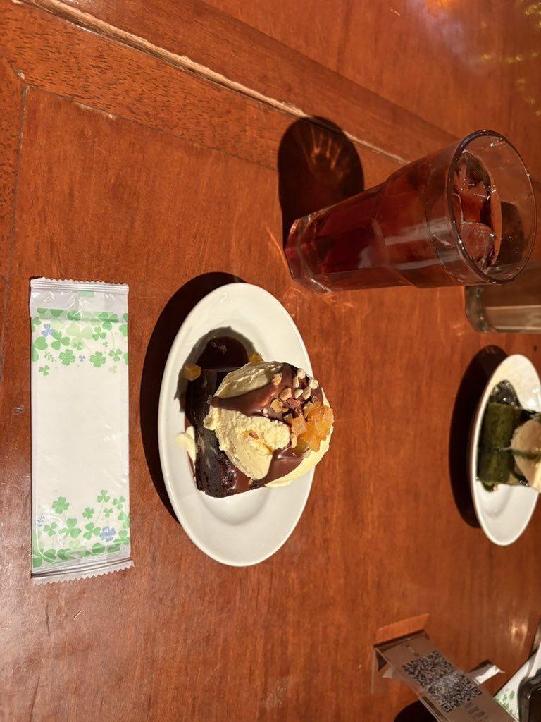 cider_0328's tweet photo. 休日はカフェで甘いものでも食べてね https://t.co/lGHEdN5yh6