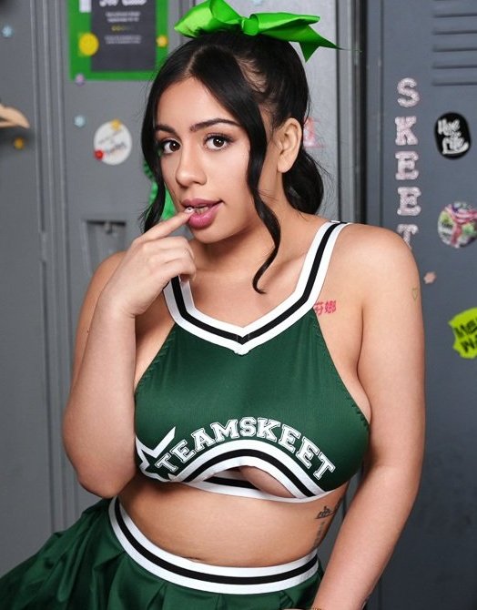 Aadhavsuriya's tweet photo. Name: Melztube
Date of Birth: February 15, 2005
Age: 21 years old
Birthplace: Miami, Florida, United States.
Heritage: Colombian (Indigenous Latina / Colombian descent)
Zodiac Sign: Aquarius
Height: Around 4'11" to 5'0" (about 150���152 cm) — often highlighted as part of her petite, curvy, and distinctive look.
Build: Curvy / voluptuous with an hourglass figure; she embraces body-positive aesthetics.
Distinctive Features: Black hair (sometimes styled boldly), brown eyes, multiple tattoos (including designs on her chest, flanks, wrist, fingers, shoulder, and ankle), and confident, sensual fashion choices. Her style mixes cute everyday looks with bold, adult-themed, and provocative aesthetics.
Career and Rise to Fame:
Day-to-day life vlogs and short videos on TikTok
Outfit inspiration, makeup content, and fashion hauls
Lip-sync videos and personality-driven clips
Bold photos and previews of private/adult content
Adult film work (scenes for studios like Bang Bros, Reality Kings, Naughty America, and Net Video Girls) along with OnlyFans subscriptions
Net worth: Exact figures are not publicly verified, but estimates for her earnings (primarily from OnlyFans subscriptions, adult content platforms, social media sponsorships, and adult film work) range from tens of thousands to several hundred thousand dollars annually in recent assessments.