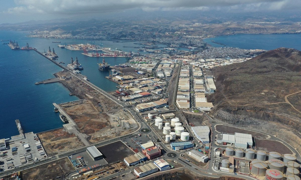 Politican2023's tweet image. La Zona Franca de Gran Canaria potencia su posicionamiento internacional tras un intenso trimestre
#GranCanaria #Comercio #Internacional #politica #politican @ZonaFrancaGC 

politican.es/nota/15200/la-…