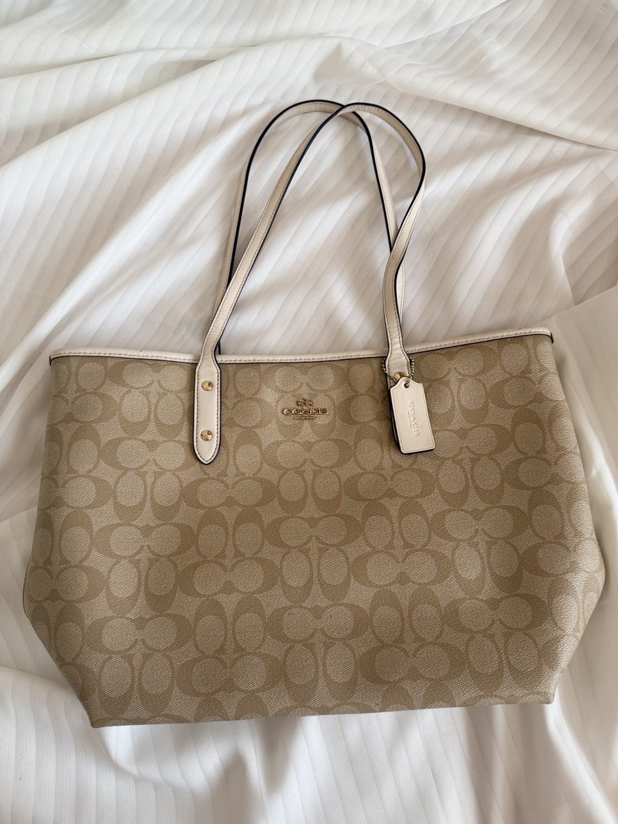bags@2——— tweet media