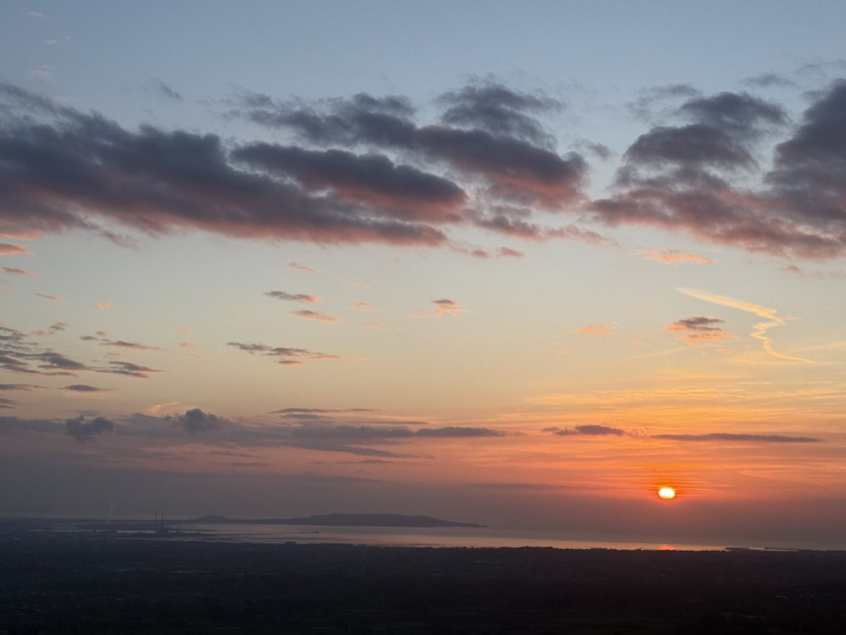 SavetheHellfire's tweet image. Saturday morning views #goodmorning #sunrise #Dublin #ireland
