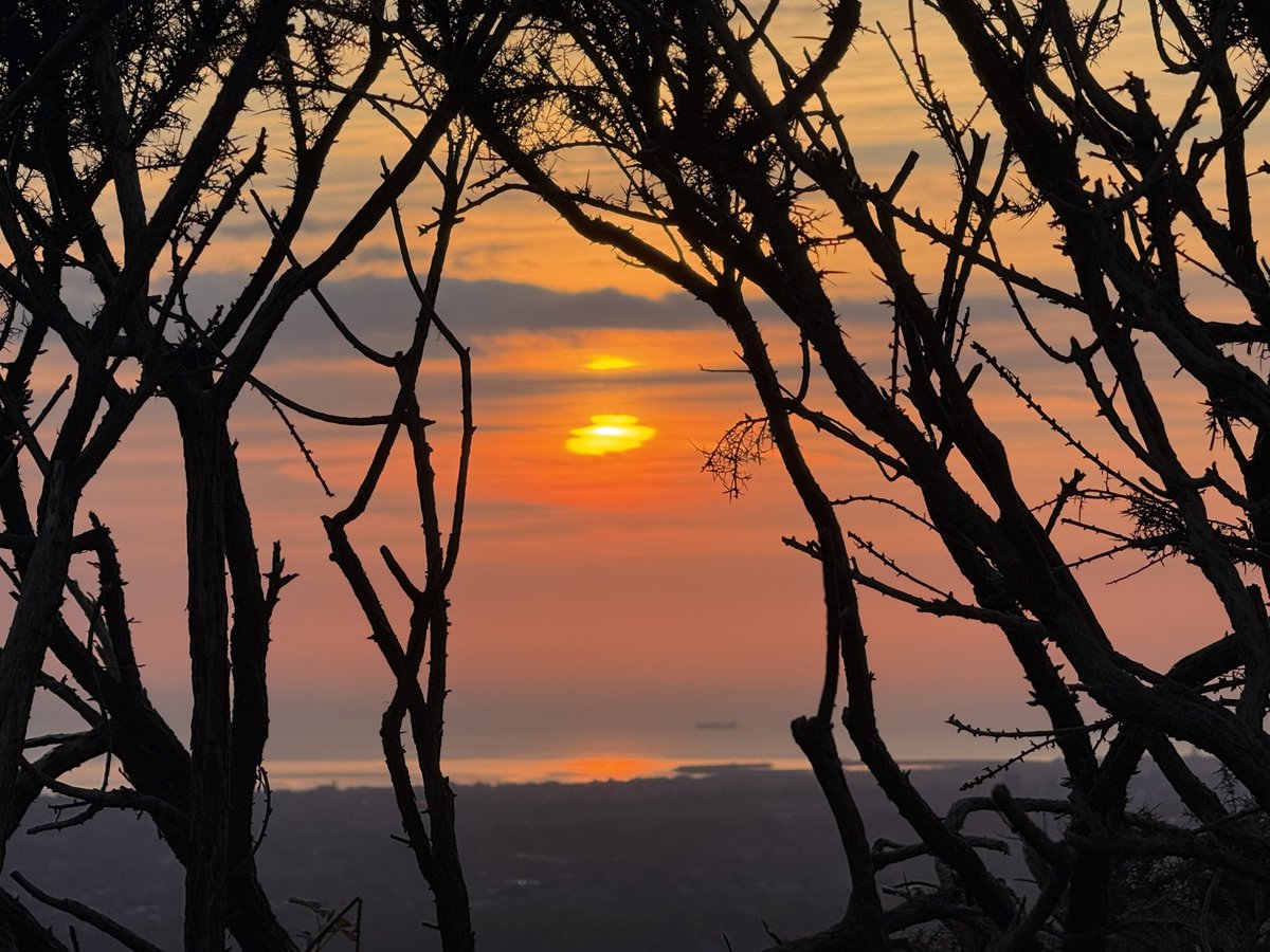 SavetheHellfire's tweet image. Saturday morning views #goodmorning #sunrise #Dublin #ireland