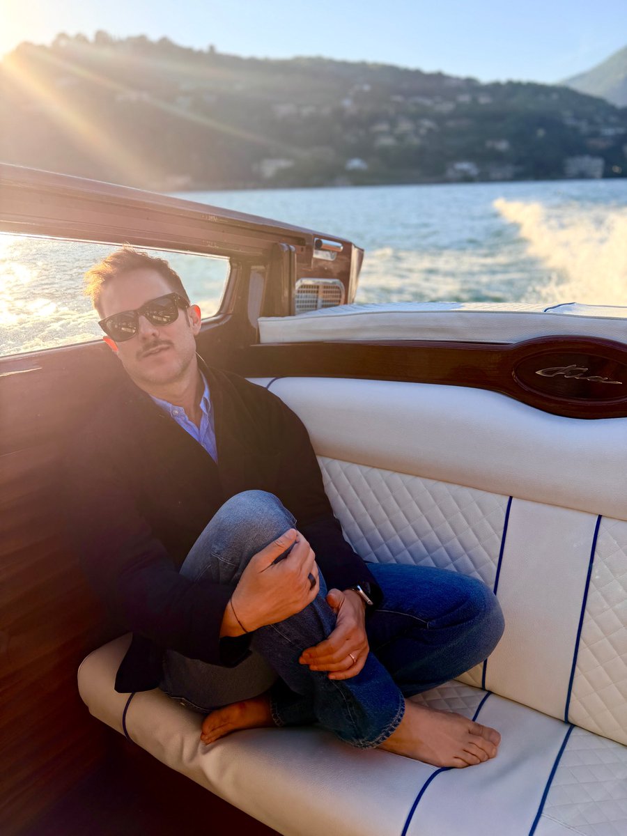 paolostella's tweet photo. In tutti i luoghi
In tutti i laghi https://t.co/zJzMjux5MZ
