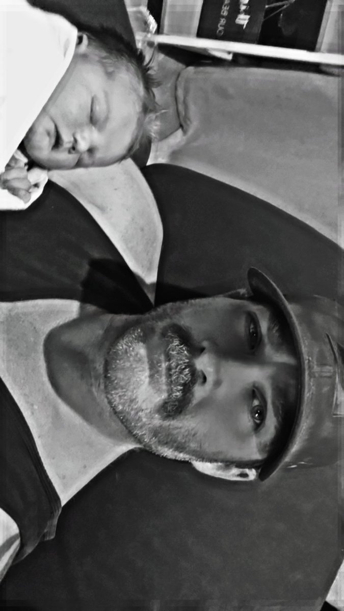 paulsimpson87's tweet photo. Me and my new grandbaby laney https://t.co/ii3ZIOdcT7