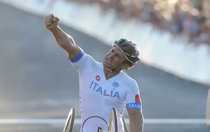 McLovin7844's tweet photo. Immense tristesse....💔
C'était impossible de ne pas aimer et admirer Alex Zanardi. https://t.co/8lCzzksqGM