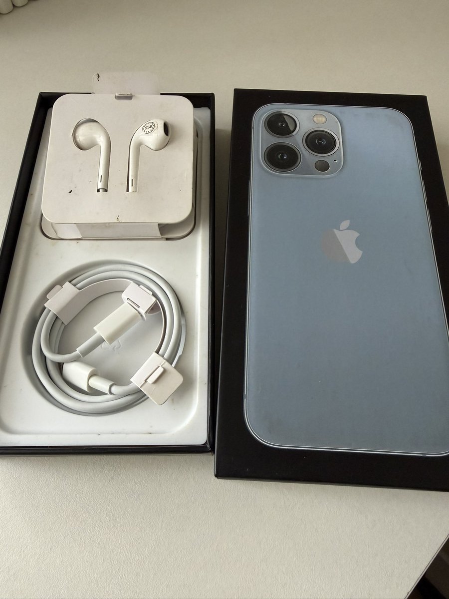 werwolfyy's tweet image. wts iphone 12 pro pacific blue 256gb masih mulus, isi box masih lengkap

ex beacukai
IMEI aktif

minus 
- bh 71%

5,8 nego

#iphone12pro #wanttosale #wts #zonauang #iphone