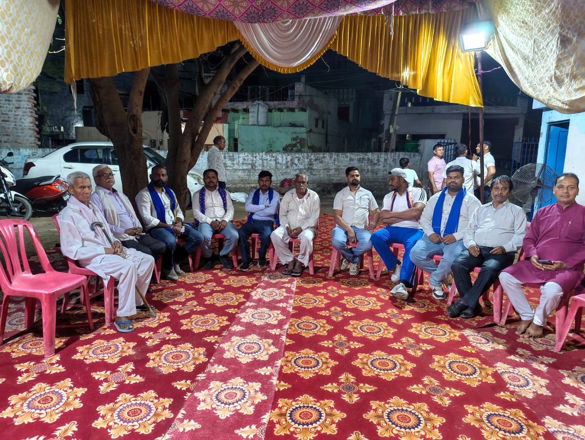 दिल्ली देहात झटीकरा गांव में बुद्ध पूर्णिमा के मौके अपने परिवारों के बीच जाना हुआ <a href="/BhimArmyChief/">Chandra Shekhar Aazad</a> <a href="/VinayRatanSingh/">Vinay Ratan Singh</a> <a href="/HimanshuValmi13/">Himanshu Valmiki</a>