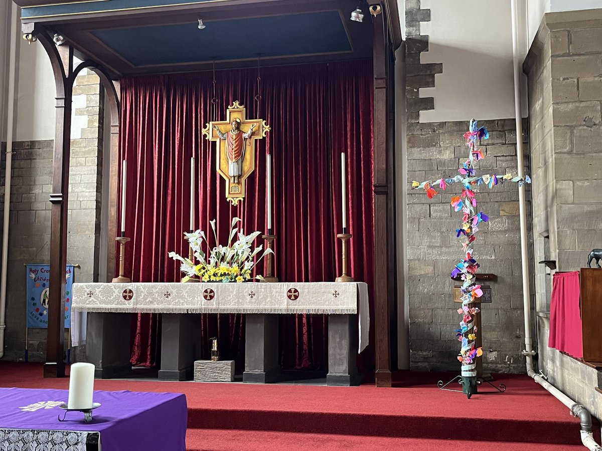 Airedale HolyCross Church tweet media
